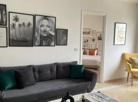 Furnished apartment for rent, hôtel à Burj at Turkī