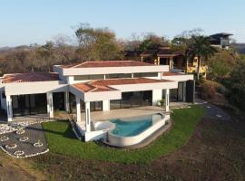 El Coco Oasis Where Luxury Meets Nature!, hotel i Sardinal