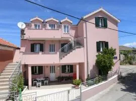 Apartments with parking space Zedno, Ciovo - 23279
