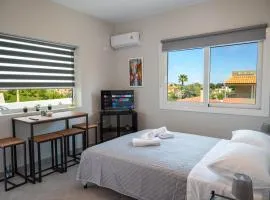 Airport Palmtree Apartments - 15min from Airport