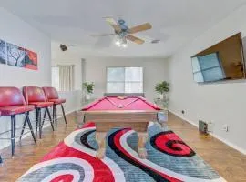 Modern Spacious 6Bedroom and 3andhalf Bathroom Home with Pool Table and BBQ