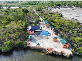 Rainbow Beach Bar & Resort, Hotel mit Parkplatz in Olango Island