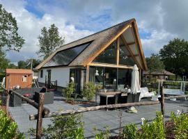 Luxury holiday Thatched House In Baarle-Nassau, hotel v mestu Baarle-Nassau