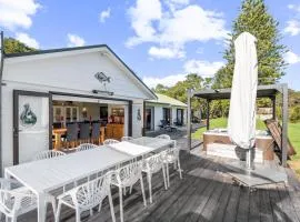 River Palms Retreat - Paihia Holiday Home
