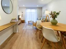 Stylish 3 Bedroom Home in Prime City with Garage