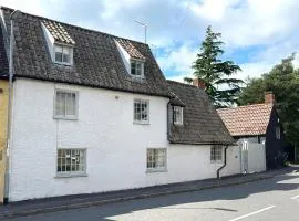 Elegant Oak Beamed House In Pretty Village - Cambridge Homehost