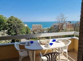 APPARTAMENTO -D-VISTA MARE con 2 CAMERE Residence Azzurro: Gabicce Mare'de bir otel