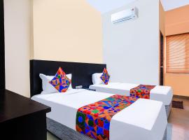 FabHotel Serenity, hotel em Gachibowli