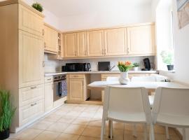 KU03 Apartment Monteurswohnung in Kasendorf bei Kulmbach, Bayreuth, Bamberg، فندق في Kasendorf