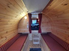 Clamping Schlaff&auml;sser im Ferienpark Wolfsschlucht Pr&uuml;m Eifel, camping en Pr&uuml;m