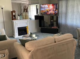 Stays by HOC - Pet Friendly Cozy & Comfort Cape, golfhotell i Willingboro