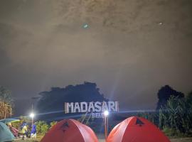 Sewa Tenda Pantai Madasari，Madasari的露營地