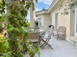 L'Isly, Dernier étage en centre de Rennes avec terrasse de 50m2