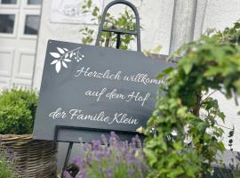 Ferienhaus Landliebe-Familienurlaub auf dem Reiterhof Klein-in der Eifel, cheap hotel in Dahlem