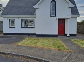 5 The Cloisters, Dough, Kilkee, Clare, hotel v destinaci Droíchead an Chláir