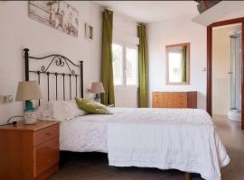 Casa roja, hotel in Camariñas