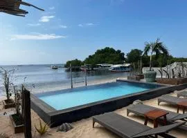 Villa Koral 3 bedrooms beachfront Lembongan