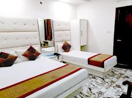 Hotel Crystal Deluxe at New Delhi Railway Station
