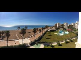 Primera línea de playa 3 habitaciones dobles, khách sạn ở El Altet
