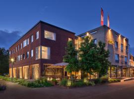 Hotel Restaurant Grandcafé 't Voorhuys, hotell i Emmeloord