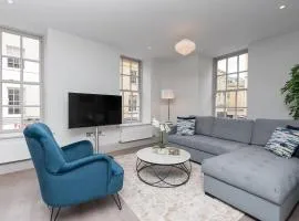 Pass the Keys Stylish 2-bed apartment in the heart of Bath.