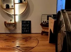 Casa 40th-Music Wood House