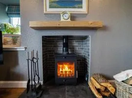 3 Bed Cottage-Sleeps 6-Garden-Free Parking