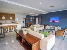 Stay at The Point - Palatial Private Penthouse