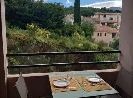 4PA32 Appartement dans résidence avec piscine et parking