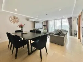 The Aurora Praatumnak - luxury two bedroom apartment near the sea