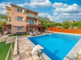 Pet Friendly Home In Kastel Kambelovac