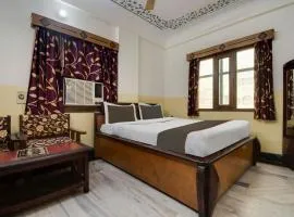 Hotel The Royal Palace - Sindhi Camp