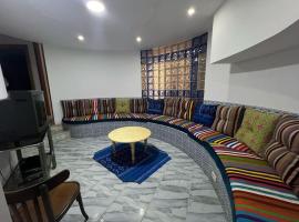 une charmante maison a kantaoui, koča v mestu Sousse