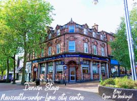 Darwin Stays - Service Accommodation in Newcastle under Lyme City Centre，紐卡斯爾安德萊姆的飯店