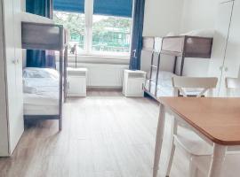 Sechsbettzimmer "Blau" in zentraler Lage, self-catering accommodation in Bremen
