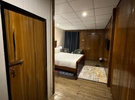 Safiullah, hotel em Sarai