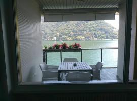Lakeviewcabin - Apartment With Lake View, hotel em Como