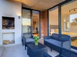 204 Le Jardin, George