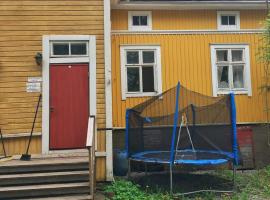 Yksinkertaista majoitusta vanhassa puutalossa, üdülőház Turkuban