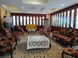 Omar Little Palace - 4 Bedroom Homestay Seremban