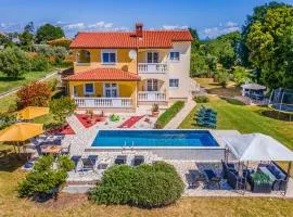 Holiday Home Valtura Cr