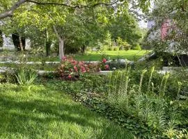 Peaceful Summer House with Garden near the Beach Kabakum , Varna