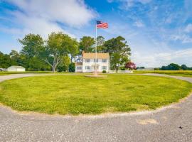 Updated Cape Charles Home about 2 Mi to Beachfront!, hotel in Cape Charles