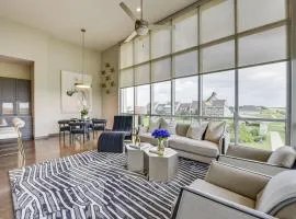 Modern Lake Charles Condo with Balcony 7 Mi to Dtwn
