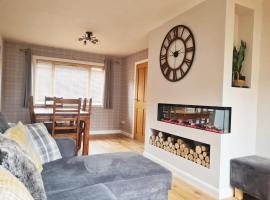 York Street Retreat, modern cosy 2 bed with garden, hotel Dufftownban