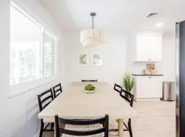 Spacious 3B Ranch by Mercy Anderson, 15 min to DT