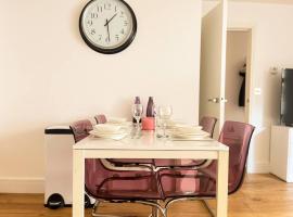 Omega Terrace, Luxury Modern Interior, Located Close To Alexandra Palace, alojamiento con cocina en Londres