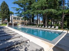 Hotel Emaus, khách sạn ở Novigrad Istria