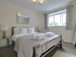 The Firs - Apartment next to Beach & Forest - Pets are free, apartman Barton on Sea-ben