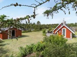 Beautiful Home In Glesborg With Wifi